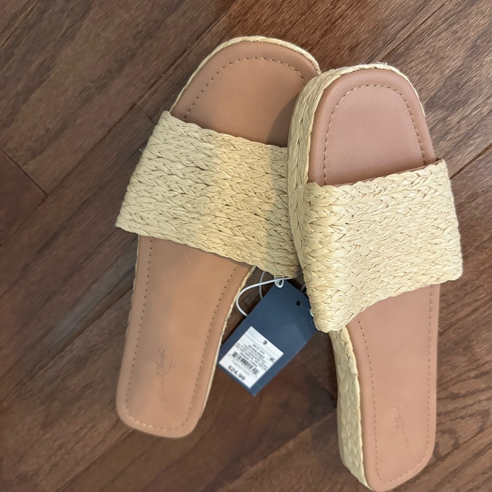 Universal Thread Tan Slide Sandals Woven Design
